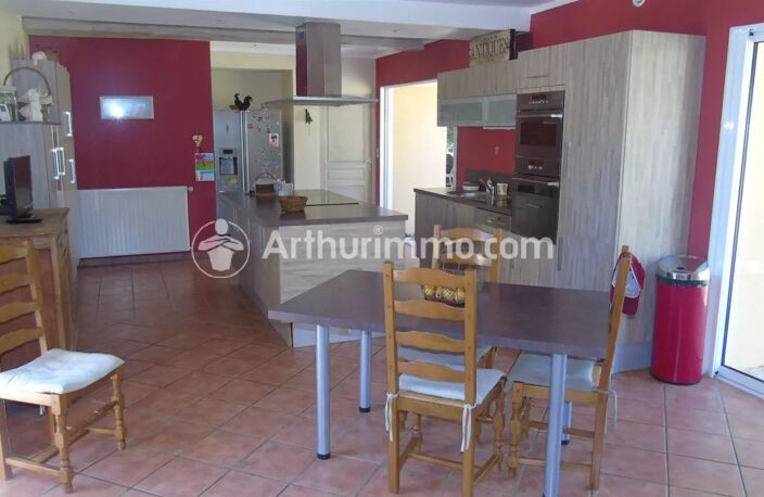 Bien vendu : Maison 3500 m² Neuvic (24190) — photo 4
