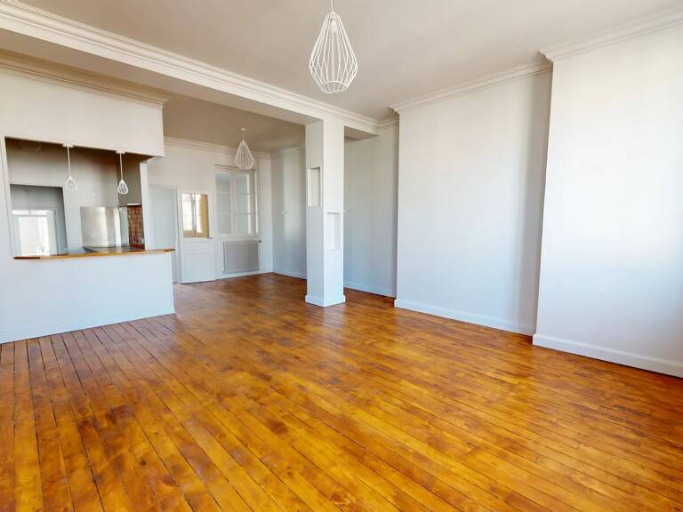 APPARTEMENT T4 EN HYPER CENTRE VILLE — photo 1