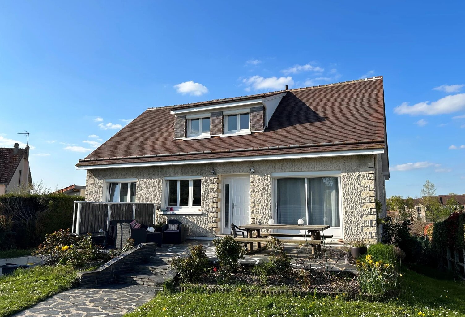 A LOUER Maison 6 pièces LE COUDRAY - CHARTRES — photo 1