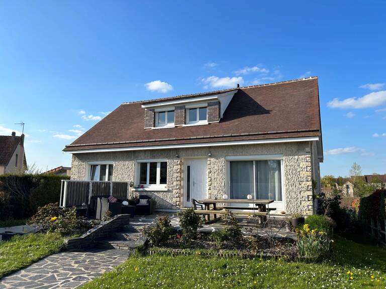 A LOUER Maison 6 pièces LE COUDRAY - CHARTRES — photo 1