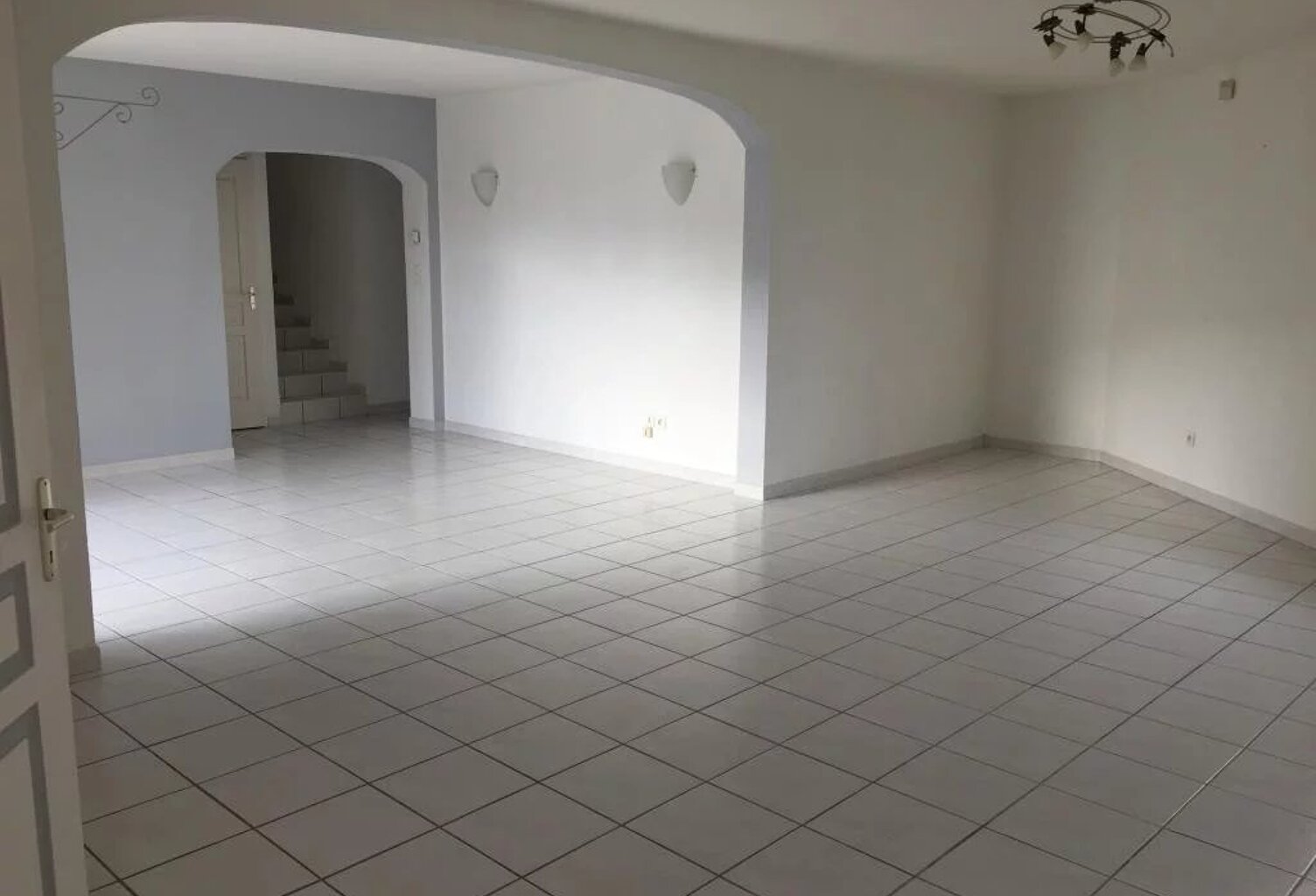Ref: 510.
Maison de type 5 située à FRONTIGNAN (LA PEYRADE) - 2 impasse des Jacinthes.
Comprend: 
Au ... — photo 1
