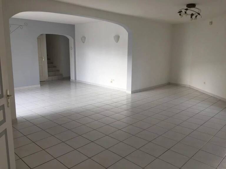 Ref: 510.
Maison de type 5 située à FRONTIGNAN (LA PEYRADE) - 2 impasse des Jacinthes.
Comprend: 
Au ... — photo 1