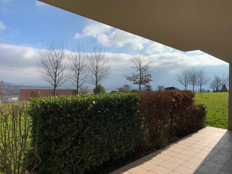 T2 AVEC TERRASSE DANS LES HAUTEURS DE ANSE — photo 1