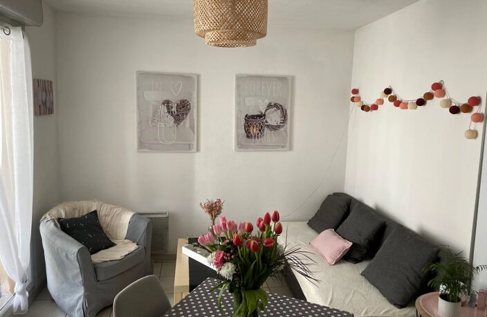 T2 AVEC BALCON A VILLEFRANCHE — photo 2