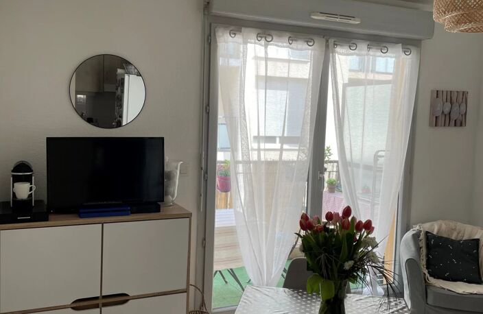 T2 AVEC BALCON A VILLEFRANCHE — photo 3