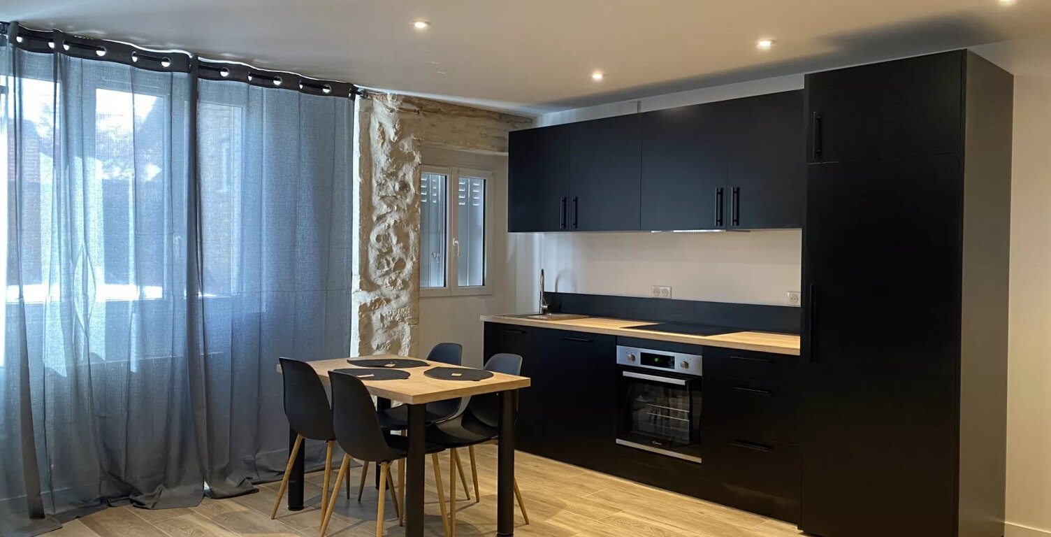 CHARMANT T2 RENOVE MEUBLE - VILLEFRANCHE — photo 1