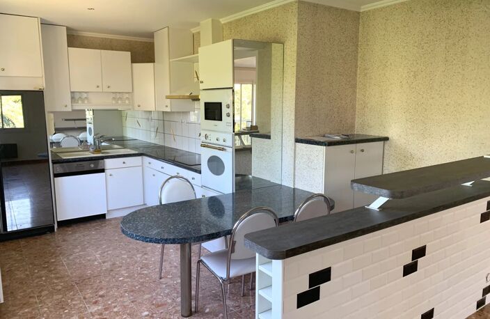 T4 ENTIEREMENT RENOVE - VILLEFRANCHE — photo 2