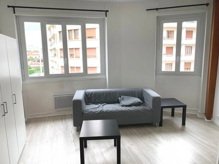 T2 de 31m2 avec BALCON - LYON 8ème — photo 1