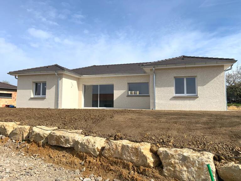 MAISON DE PLAIN-PIED A POLLIAT — photo 1