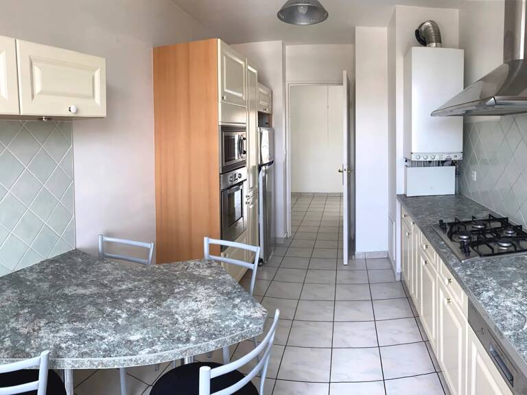 BEL APPARTEMENT LUMINEUX AVEC BALCON A VILLEFRANCHE — photo 1