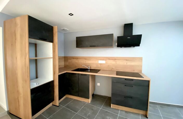 JOLI T3 EN DUPLEX ENTIEREMENT RENOVE - VILLEFRANCHE — photo 3