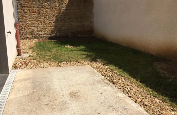 Villefranche sur Saône -T4 duplex de 79 m² en RDJ — photo 2