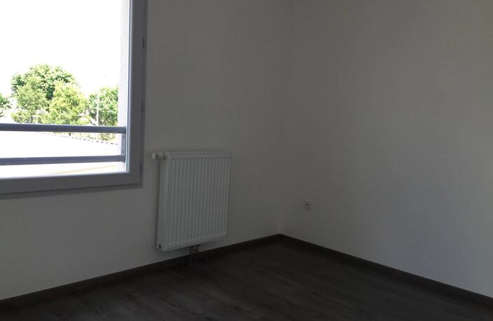 Villefranche sur Saône -T4 duplex de 79 m² en RDJ — photo 5