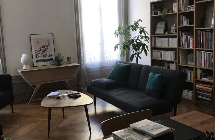 TRES BEL APPARTEMENT BOURGOIS — photo 3