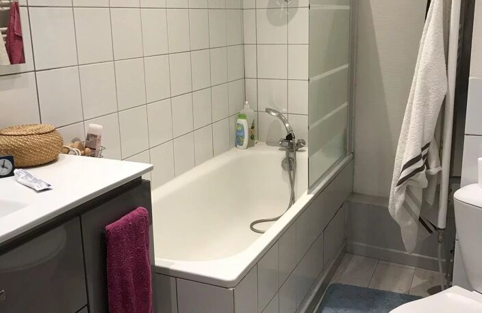 TRES BEL APPARTEMENT BOURGOIS — photo 4