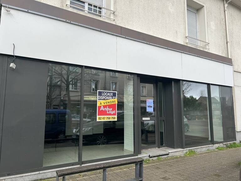 à VENDRE — photo 1
