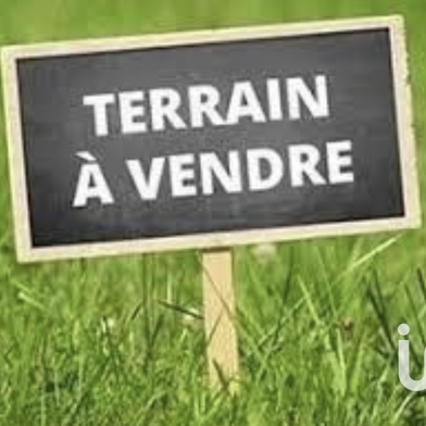 Terrain 700 m²