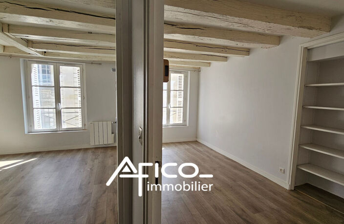 Appartement T3 - 49 m² - TOURS — photo 2