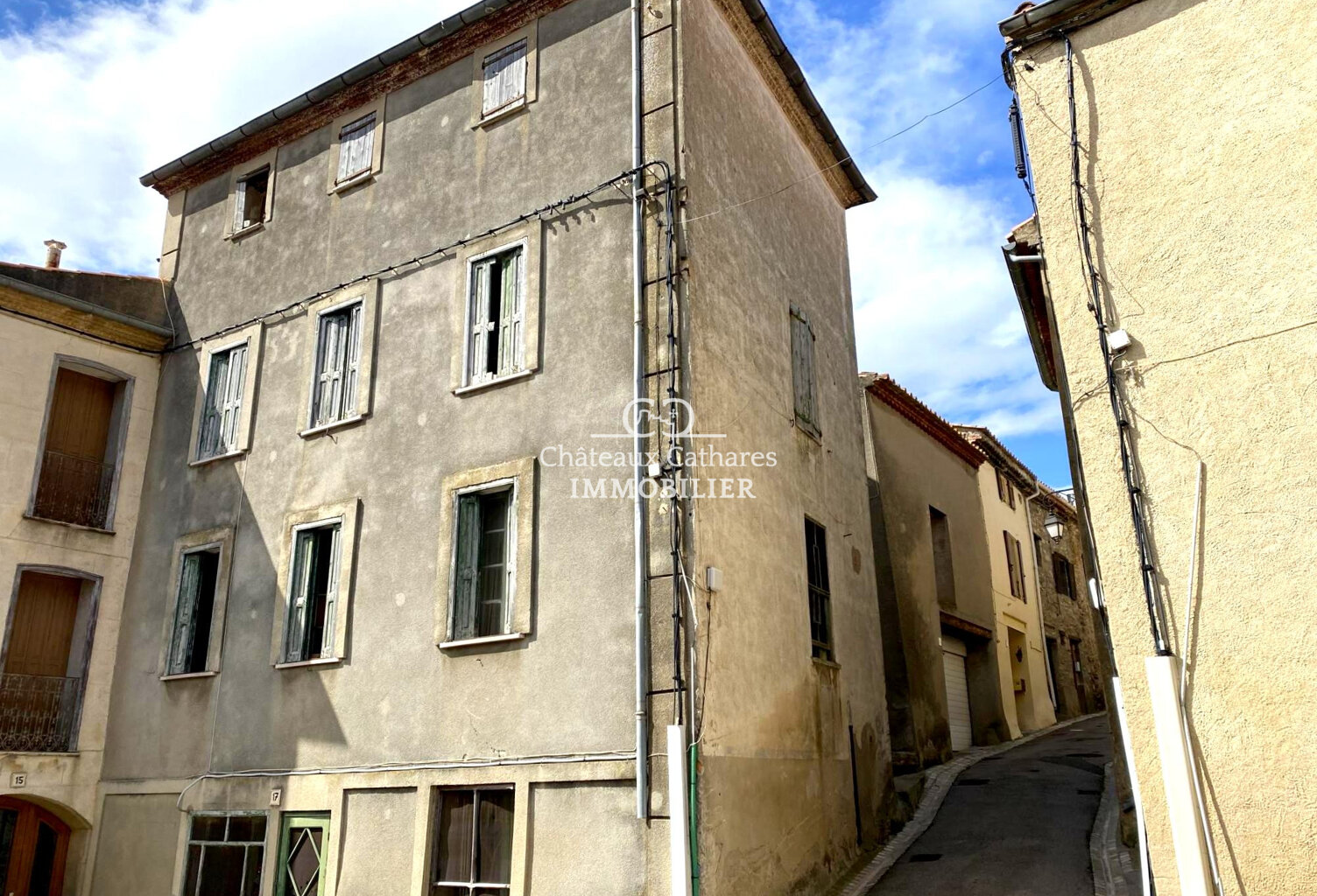 Grande maison, immeuble à rénover — photo 1