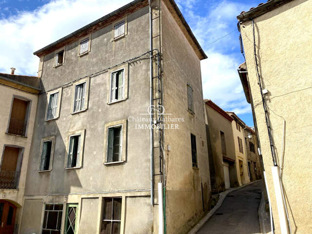 Grande maison, immeuble à rénover — photo du bien