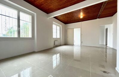 vente maison 165 900 € à proximité de Anglade (33390)