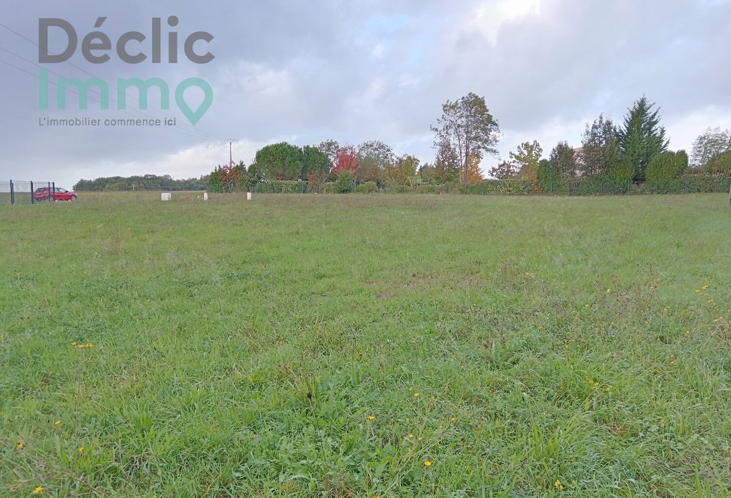 TERRAIN CONSTRUCTIBLE VIABILISE 897 m² — photo 1