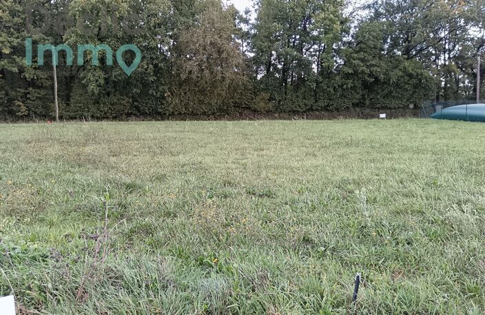 TERRAIN CONSTRUCTIBLE VIABILISE 897 m² — photo 2