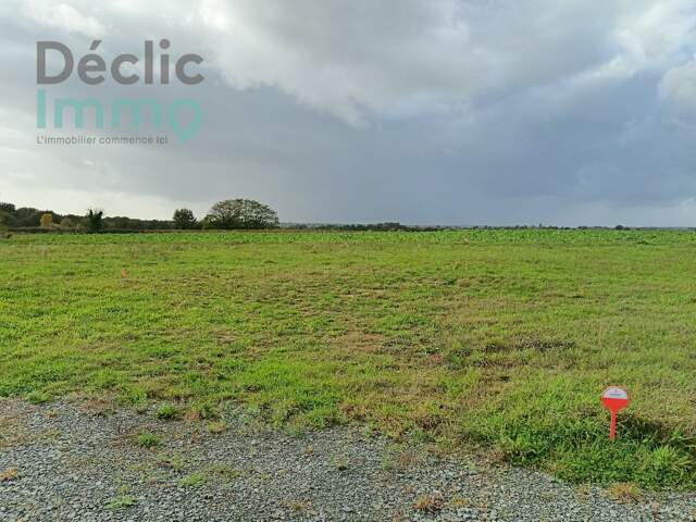TERRAIN CONSTRUCTIBLE VIABILISE 935 m² — photo du bien