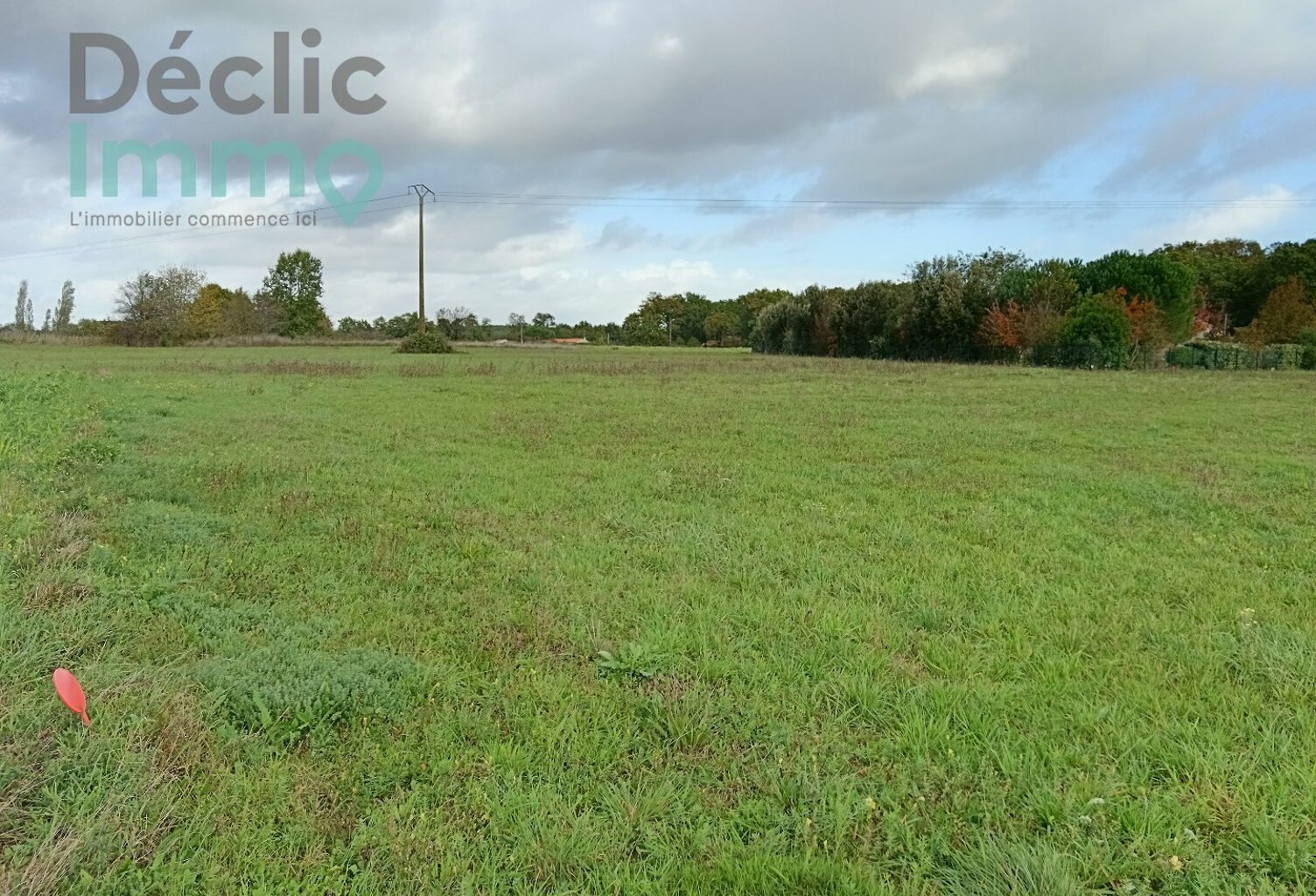 TERRAIN CONSTRUCTIBLE VIABILISE 893 m² — photo 1