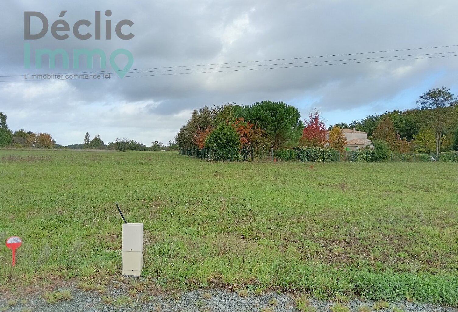 TERRAIN CONSTRUCTIBLE VIABILISE 706 m² — photo 1