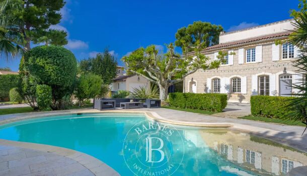 Villa / Maison 8 pièces  à vendre Marseille 13eme 13013