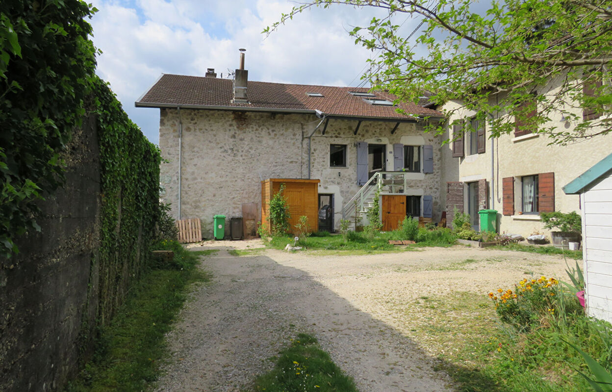 maison 6 pièces 97 m2 à vendre à Saint-Ismier (38330)