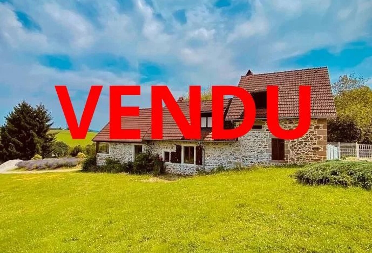 Maison avec piscine et vue dégagée à vendre en Bourgogne — photo 1