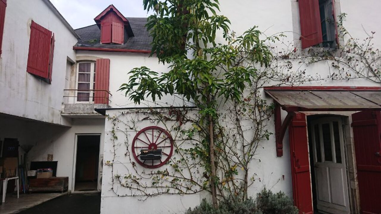 maison 12 pièces 320 m2 à vendre à Mauléon-Licharre (64130)