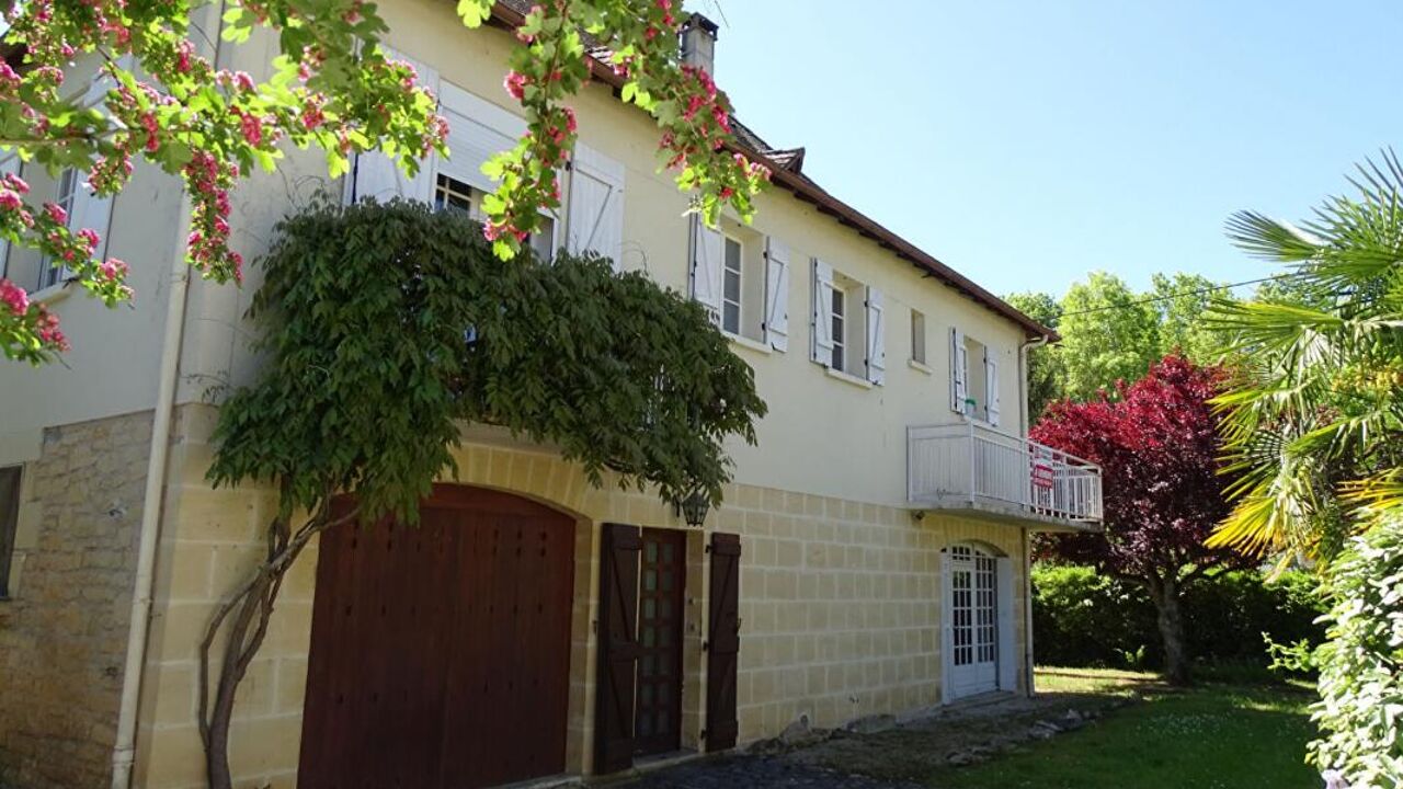 maison 11 pièces 270 m2 à vendre à Montignac (24290)