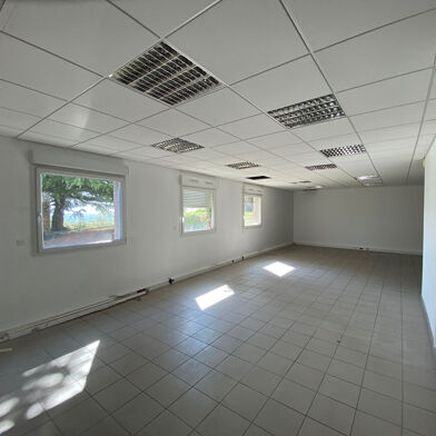 Bureau 10 pièces 220 m²