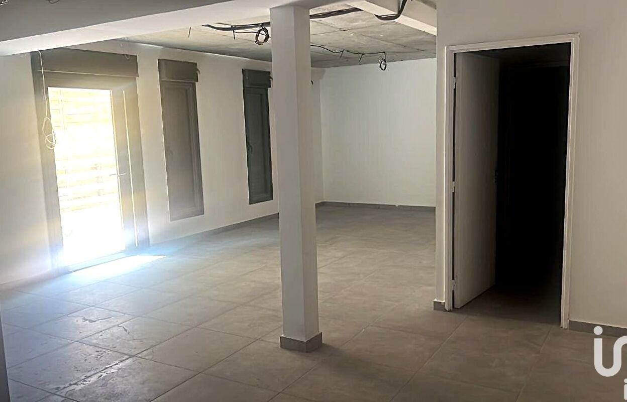 commerce  pièces 150 m2 à vendre à Saint-Pierre (97410)