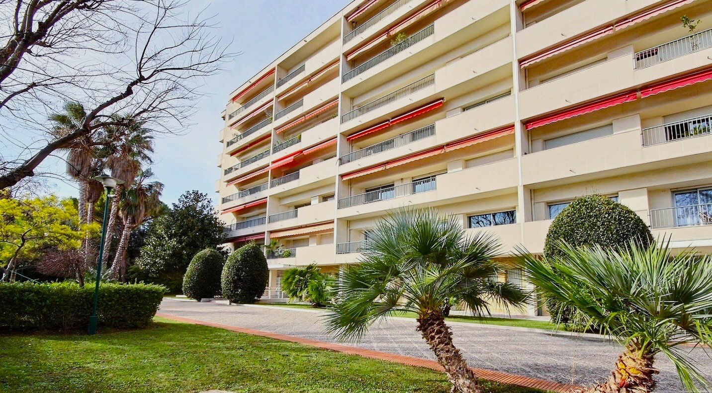Appartement 3 pièces  à louer Marseille 8eme 13008