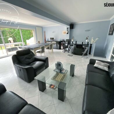 Maison 9 pièces 151 m²