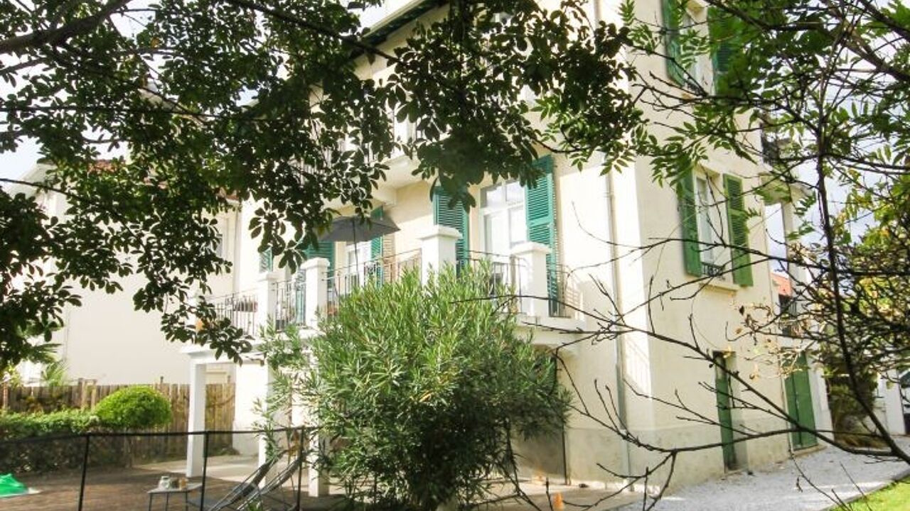 maison 7 pièces 238 m2 à vendre à Pau (64000)