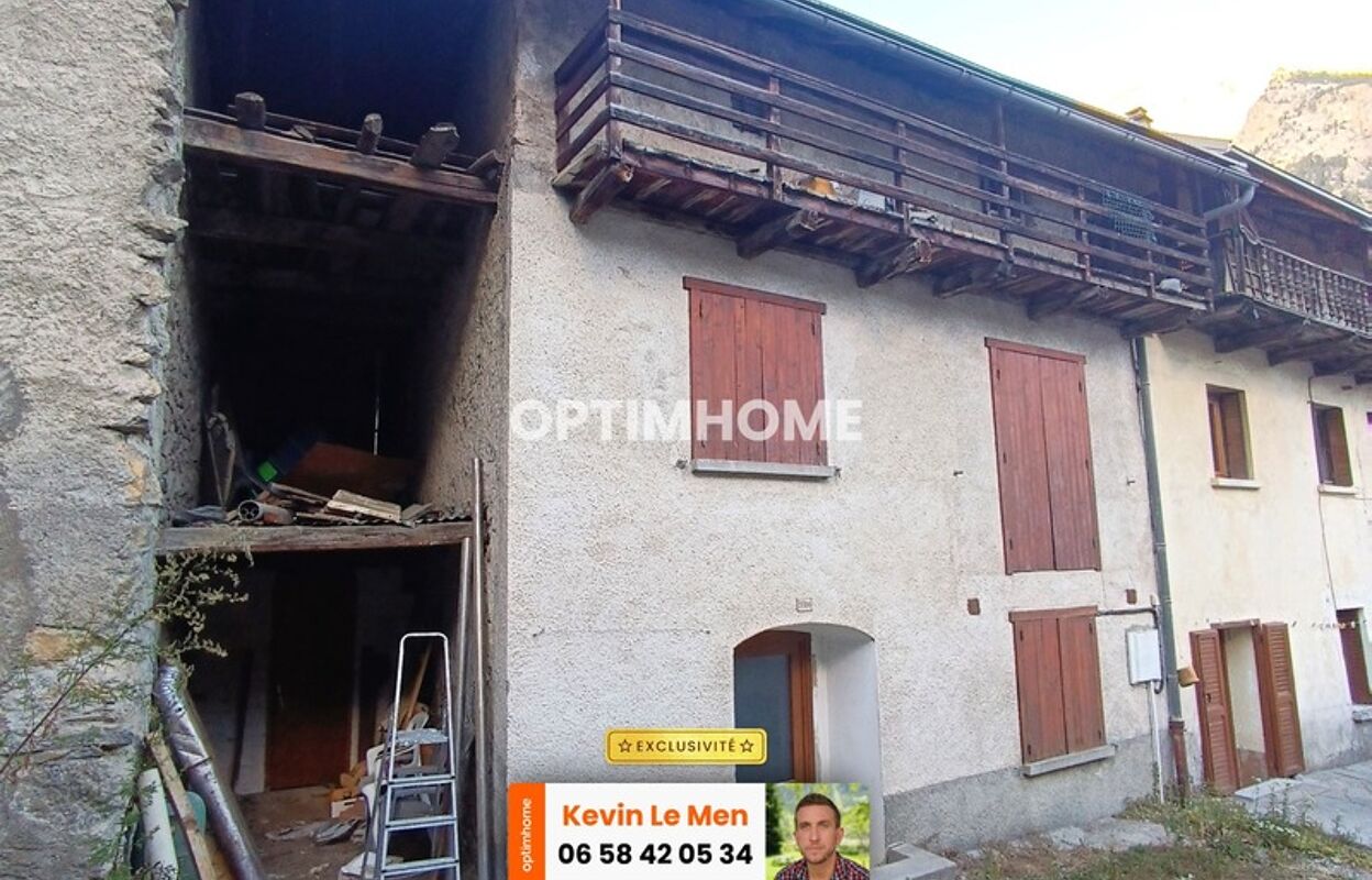maison 4 pièces 377 m2 à vendre à Val-des-Prés (05100)