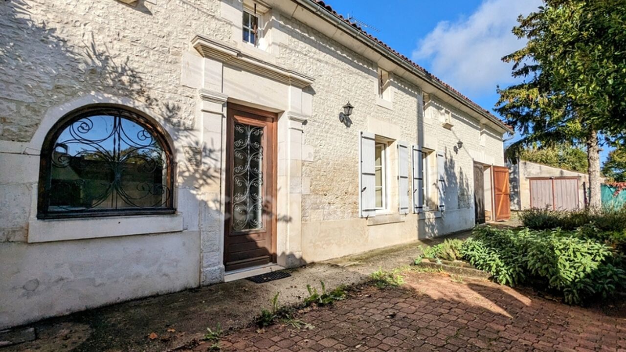 maison 6 pièces 145 m2 à vendre à Juillac-le-Coq (16130)