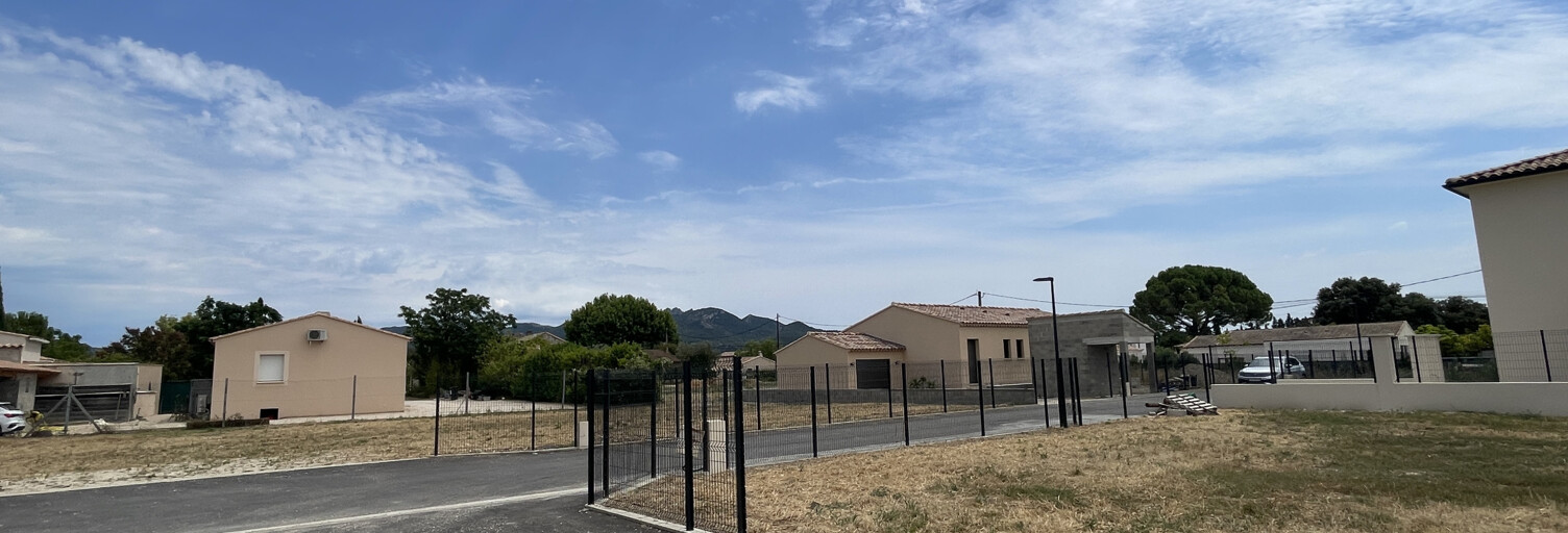 Terrain  594 m² à vendre à Violès (84150)