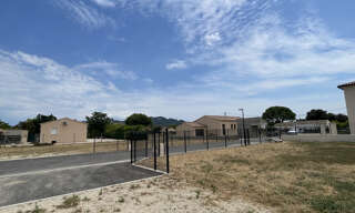 Terrain  594 m² à vendre à Violès (84150)