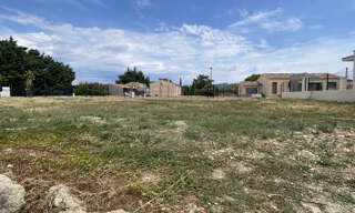 Terrain  594 m² à vendre à Violès (84150)