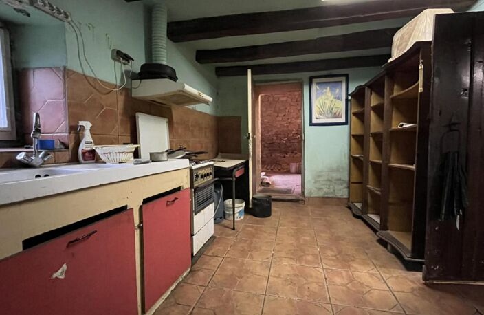 Corps de bâtiment à rénover dans un petit hameau — photo 4