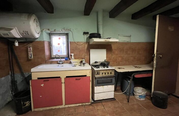 Corps de bâtiment à rénover dans un petit hameau — photo 5