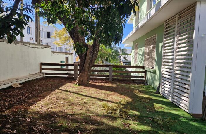 APPARTEMENT T4 RDC AVEC JARDIN PRIVATIF DE 160M2 ST-DENIS CENTRE VILLE ILE DE LA REUNION — photo 2