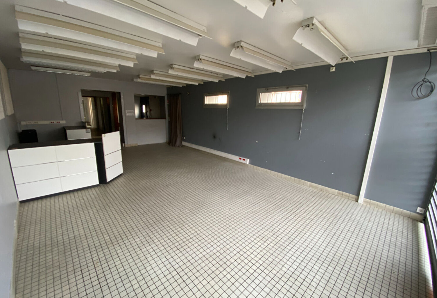LOCAL COMMERCIAL AUBIGNY SUR NERE - 148.3 m2 — photo 1