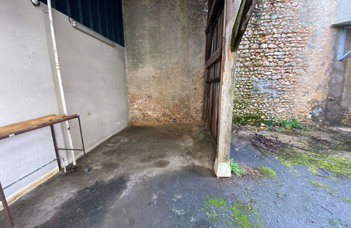 LOCAL COMMERCIAL AUBIGNY SUR NERE - 148.3 m2 — photo 5